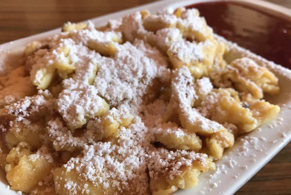 Der bekannte Kaiserschmarrn der Dalfazalm im Rofangebirge