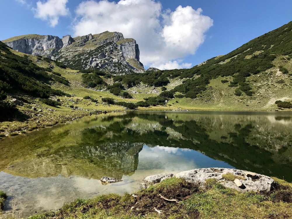Der Zireiner See im Rofan - ein Bergsee wie im Biderbuch