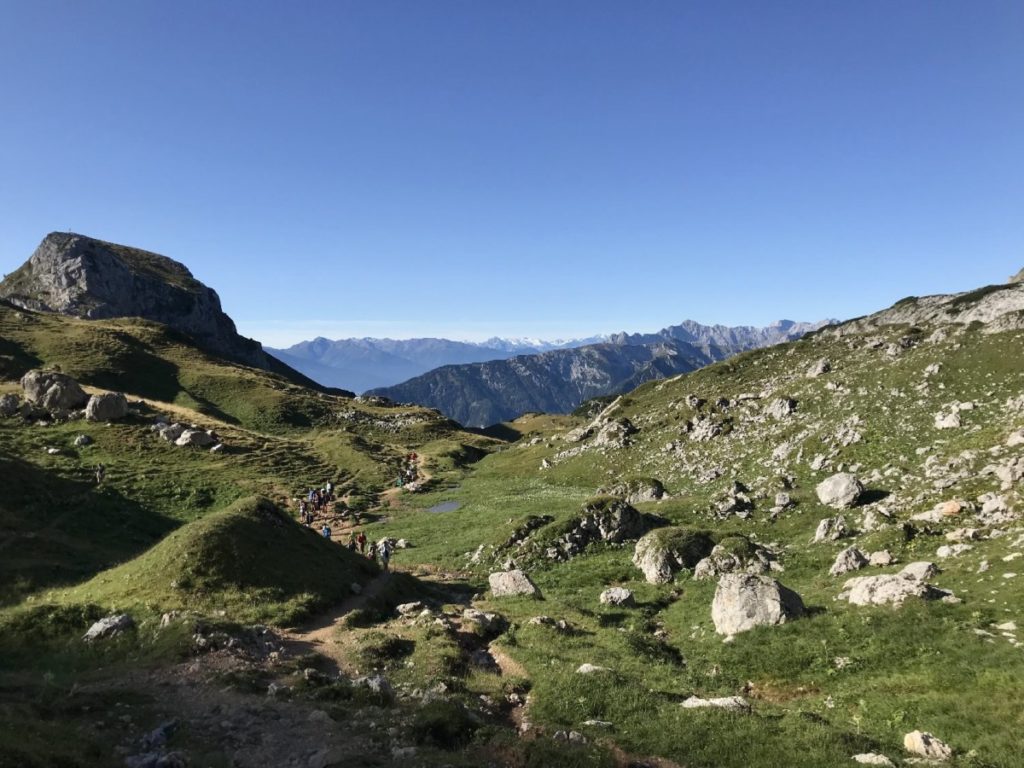 Rofanspitze wandern - mit dem Blick zum Karwendel