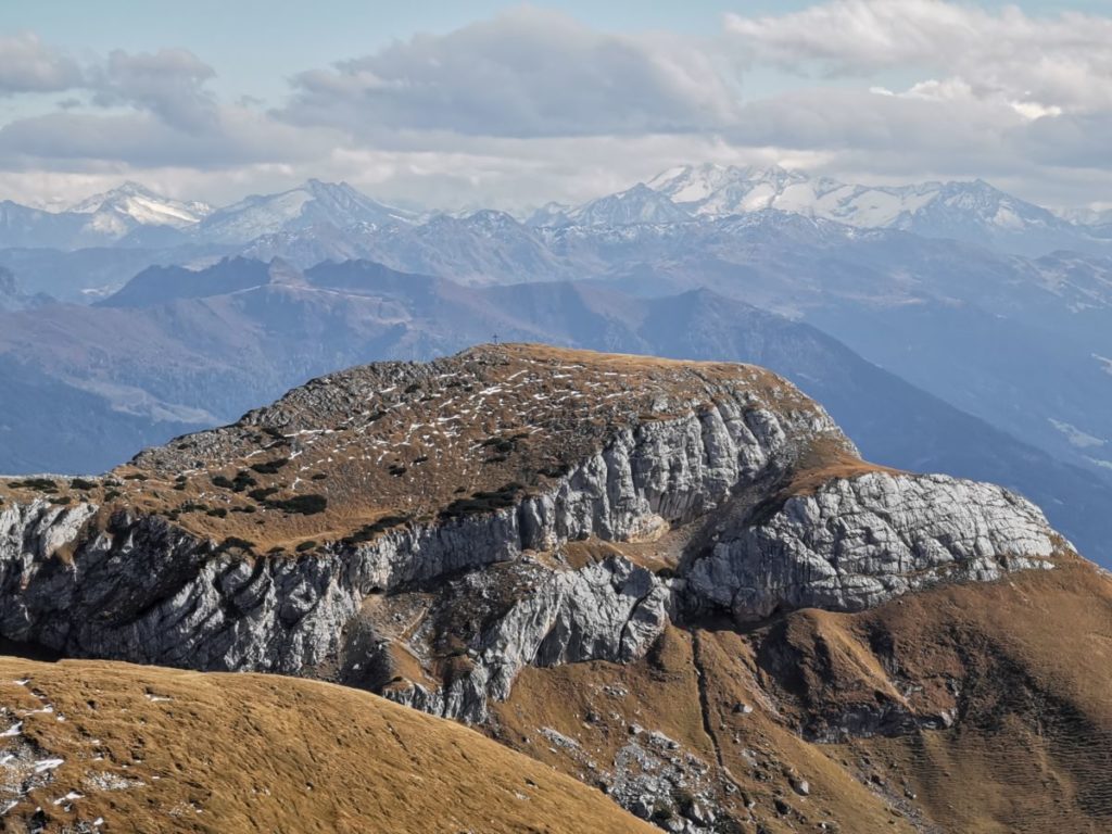 Das Rofan mit seinen Felsen und den weiten Almwiesen