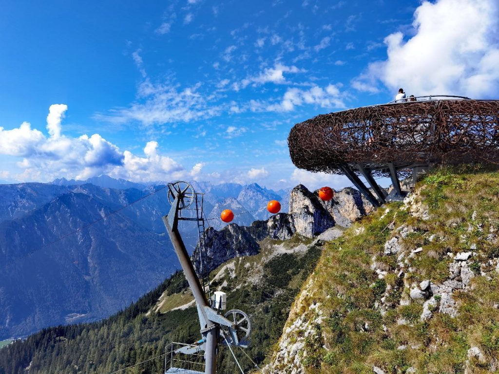 Das ist die Aussichtsplattform Adlerhorst auf dem Gschöllkopf