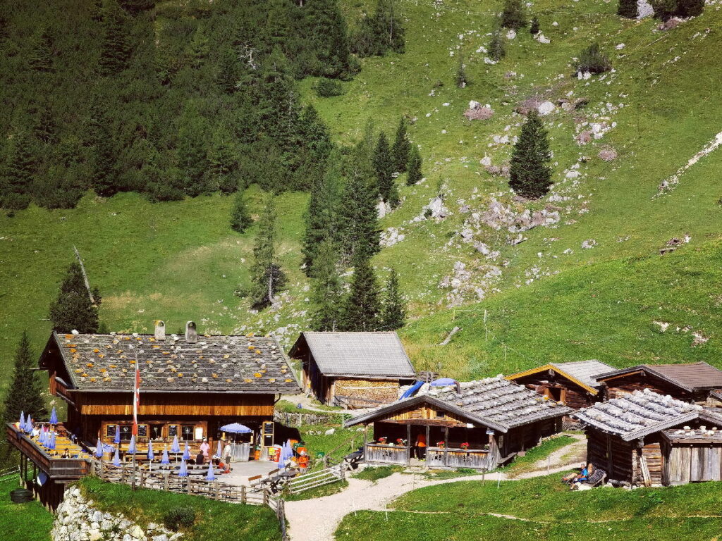 Die urige Alm im Rofan - beliebte Achensee Wanderung zur Dalfazalm