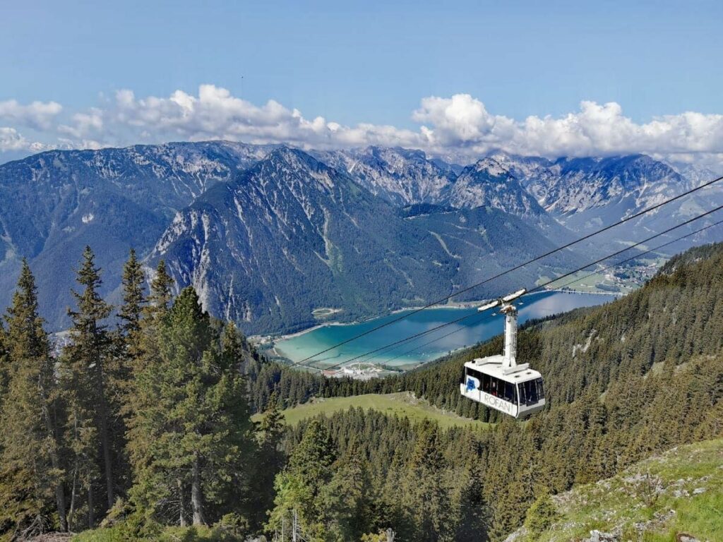 Mit der Rofanseilbahn mühelos direkt bis zur Erfurter Hütte