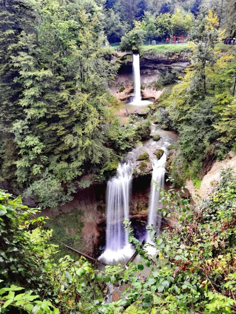 Berge Deutschland mit großen Wasserfällen - die Scheidegger Wasserfälle im Allgäu