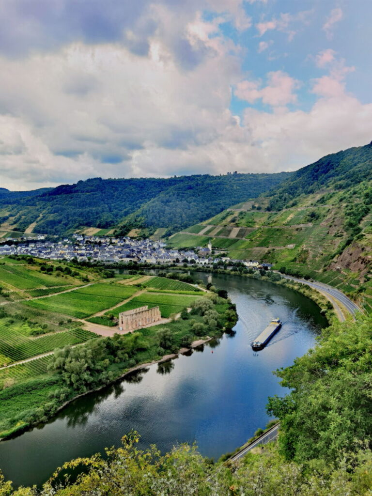 Außergewöhnliches Gebirge Deutschland - der Calmont gilt als der steilste Weinberg in Europa