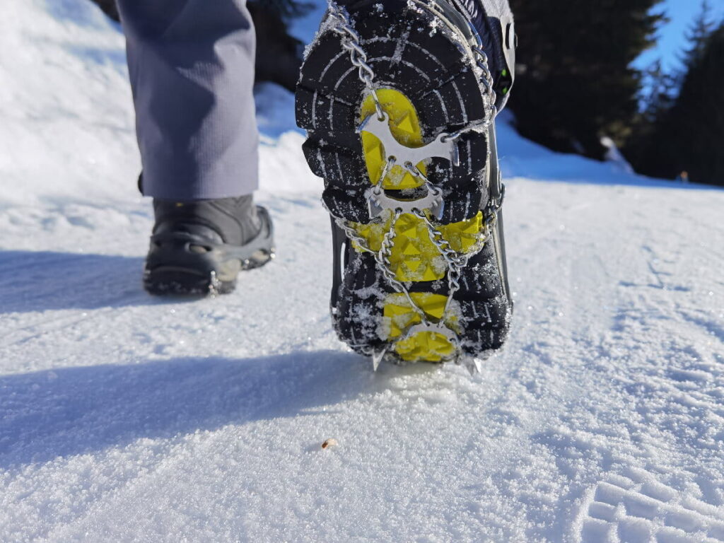 Diese Grödel von Snowline Spikes verleihen dir besten Halt auf dem Weg durch den Schnee