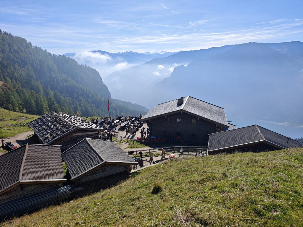 Pause nach der Klobenjochspitze bei der Dalfazalm